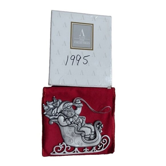 Vintage Avon Fine Collectibles 1995 St Nicholas Pewter Holiday Ornament - Picture 1 of 3